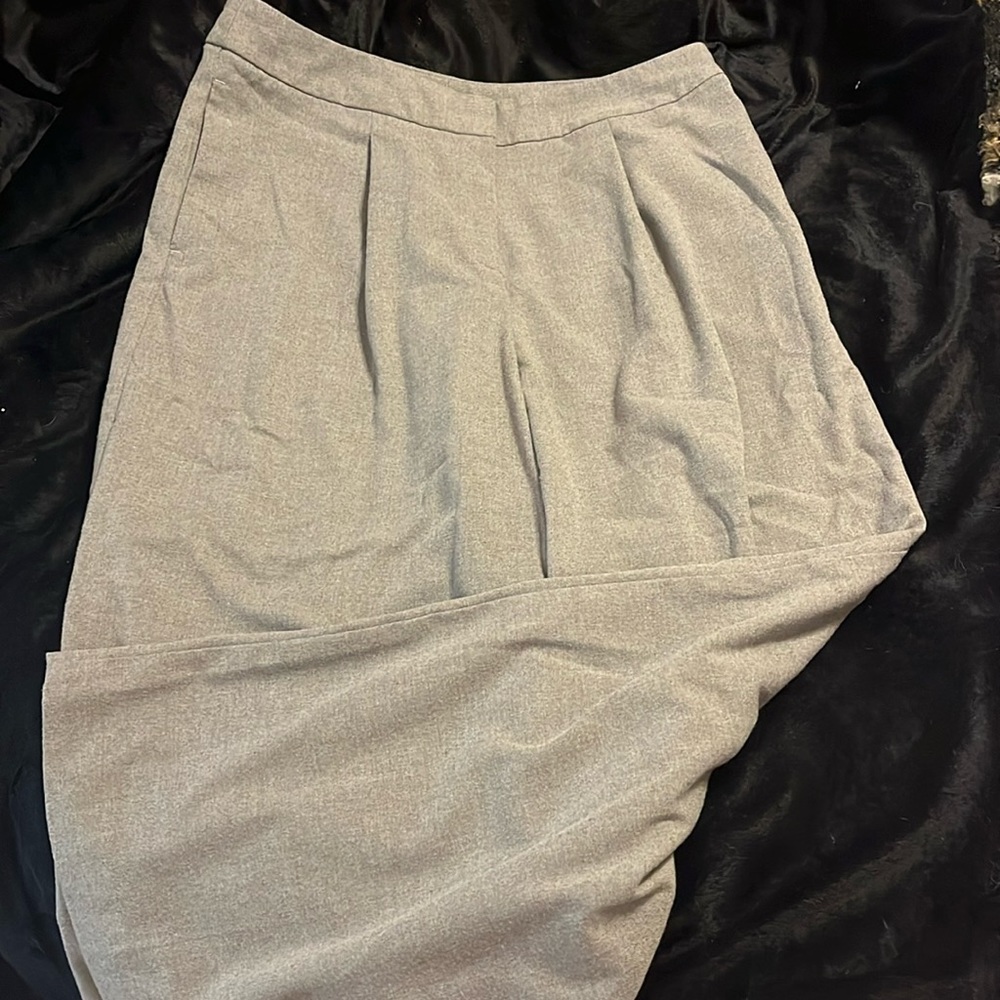 Like new pleated wide leg pant size 10